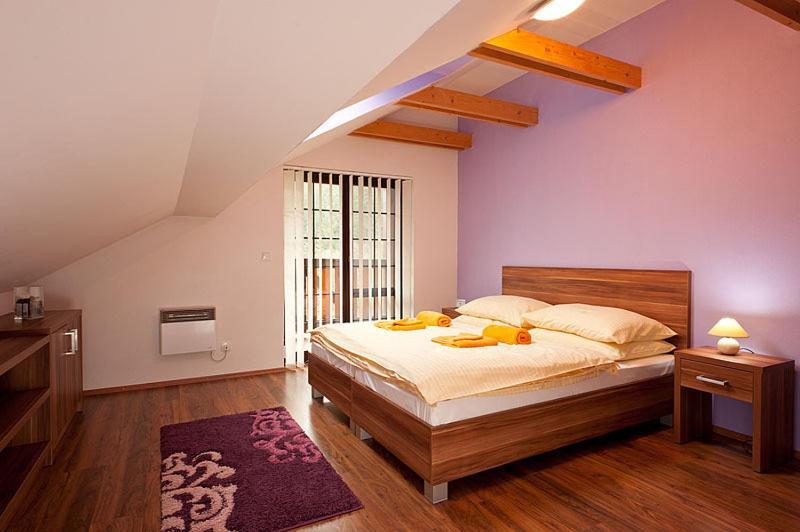 Apartmany Hrabovo รูชอมแบรอค ภายนอก รูปภาพ