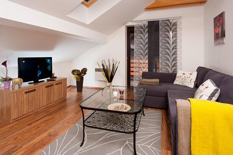 Apartmany Hrabovo รูชอมแบรอค ภายนอก รูปภาพ