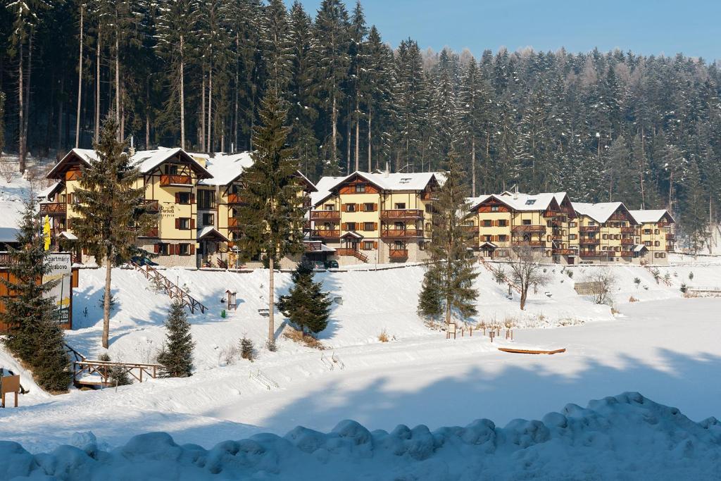 Apartmany Hrabovo รูชอมแบรอค ภายนอก รูปภาพ